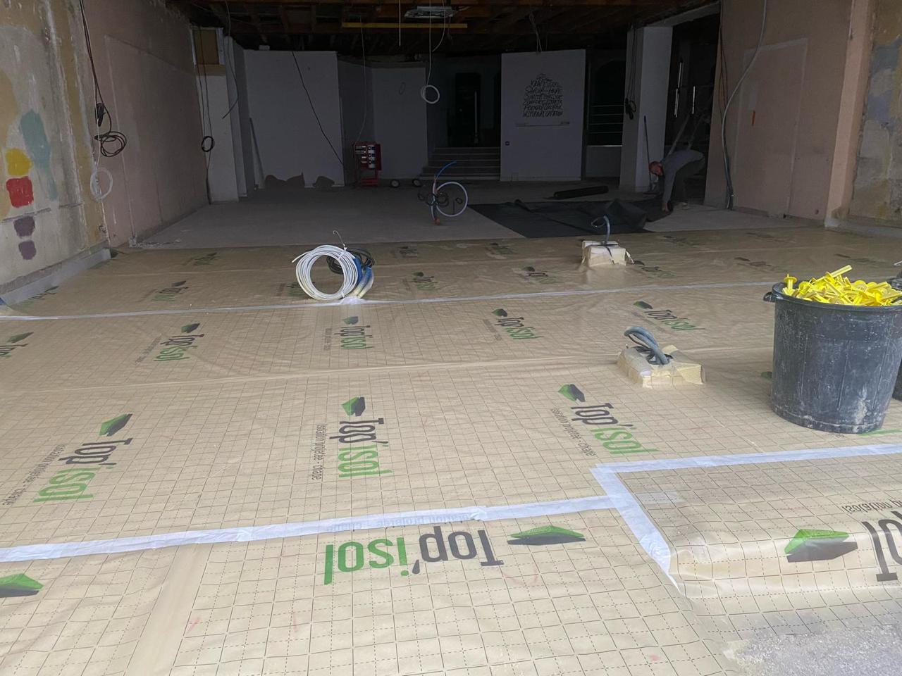 Isolant Top'Isol posé avant coulage chape - grand chantier